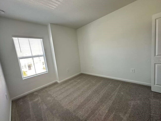 Building Photo - 2742 Skyline Lp