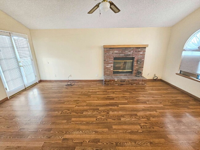 Building Photo - 821 Janelle Ct