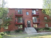 Building Photo - 1225 Bodwell Rd
