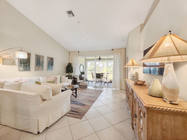 Building Photo - 2-bedroom + den condo in Lely Resort!