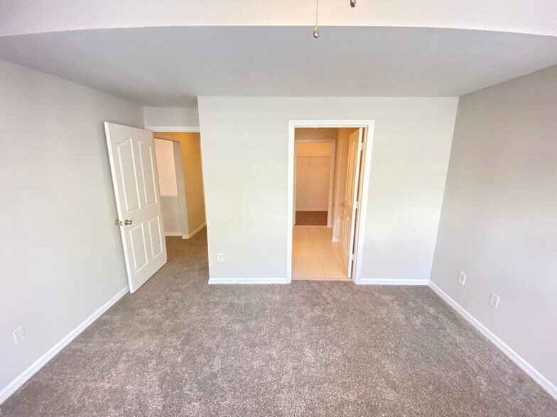 Building Photo - 760 Siena Palm Dr