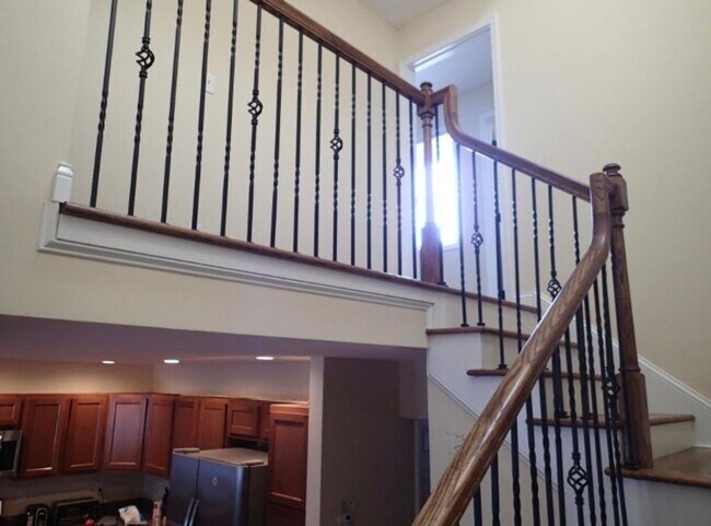 Building Photo - 4 bd, 3.5 ba Foxfire condo, just south of MU campus, w/d, 1 car garage, near Green Meadows and Pr...