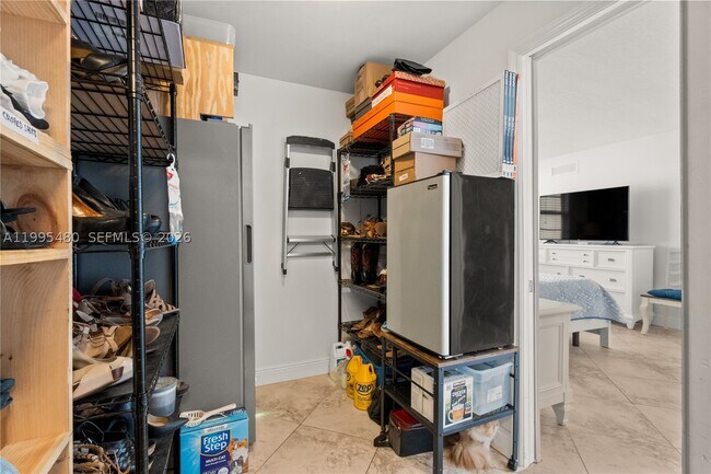 Building Photo - 6917 Collins Ave