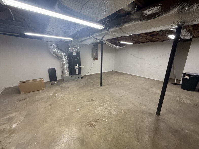 Building Photo - 1318 Courtney Dr