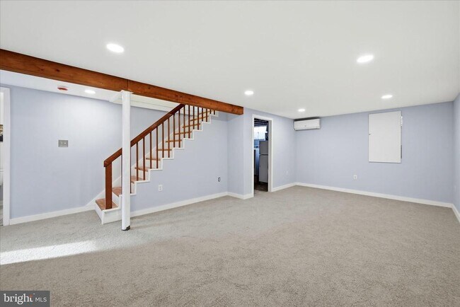 Building Photo - 311 S Buckmarsh St