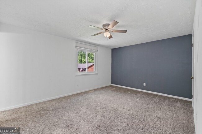 Building Photo - 880 Winfield Ct