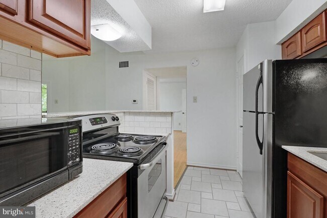 Building Photo - 1535 Lincoln Way