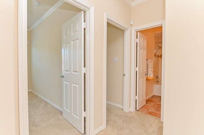 Building Photo - 1126 Sopris Dr