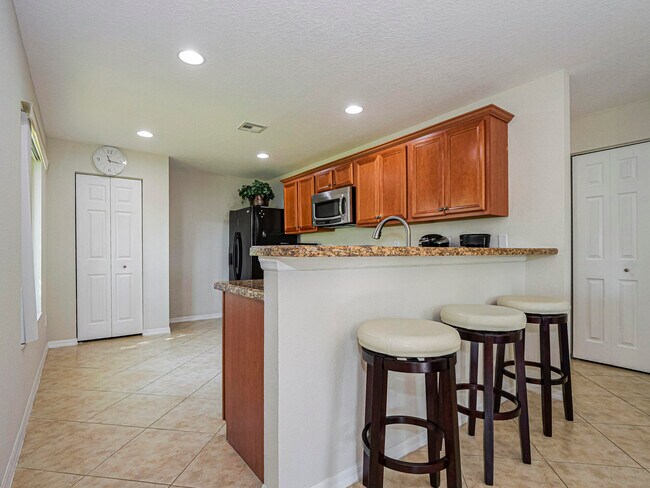 Building Photo - 5520 45th Ave