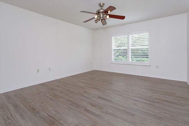 Building Photo - Comfort Meets Style in This Spacious Corner-Lot Home with Bonus Flex Room
