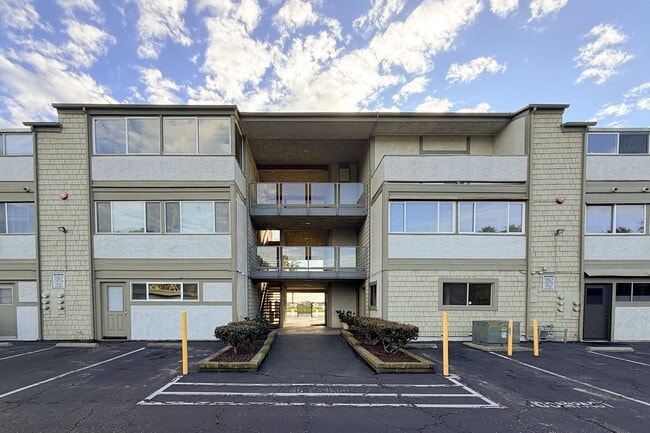 Building Photo - 717 Ocean View Dr