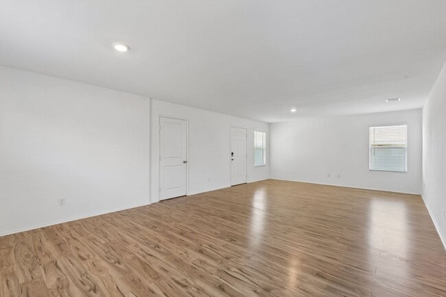 Building Photo - Fresh, Stylish & Move-In Ready in Eagle Mountain–Saginaw ISD