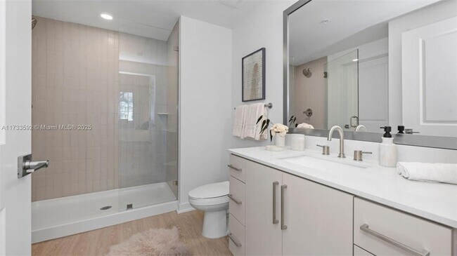 Building Photo - 1717 12th Ave S