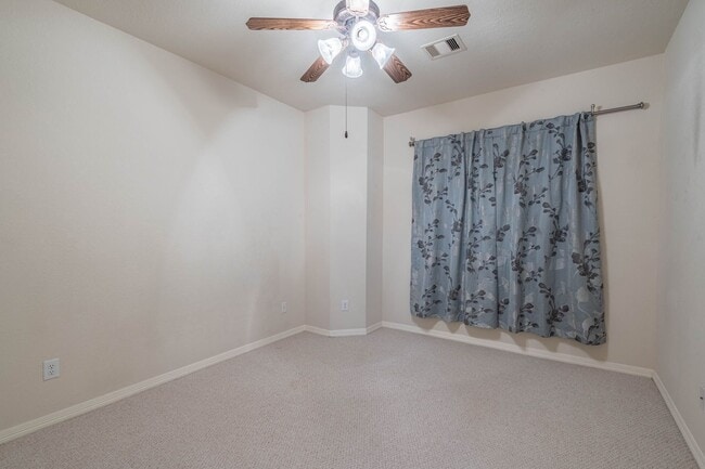 Building Photo - 10623 Wallingford Pl