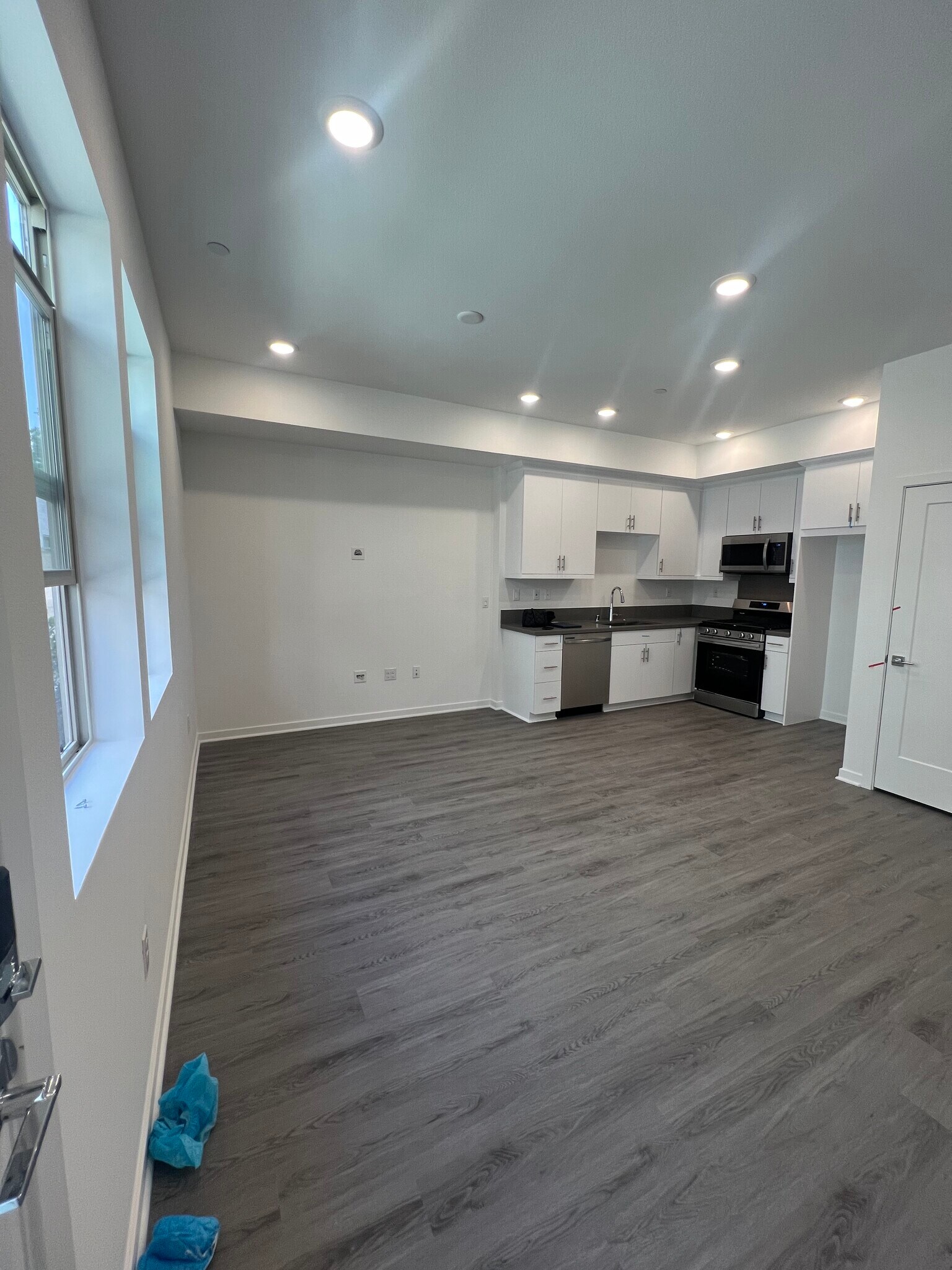 Great room (empty) - 222 Scratch Rd