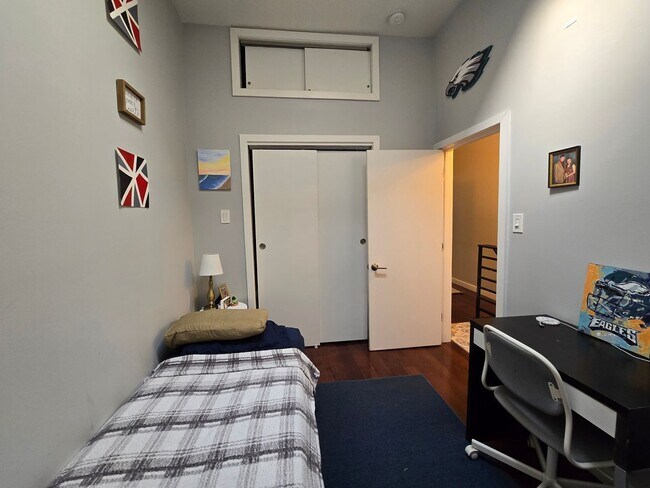 Building Photo - Bright 3 bed 1.5 bath in WHITMAN SOUTH PHI...