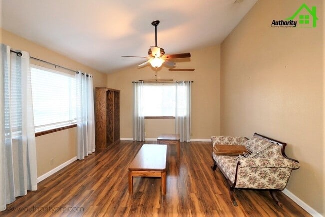 Building Photo - 1708 Gold Hills Dr