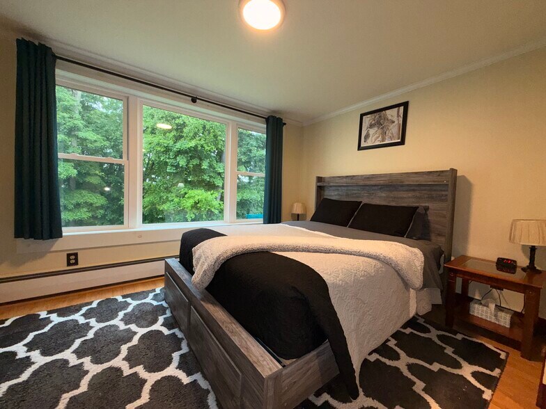 Building Photo - 51 Front St