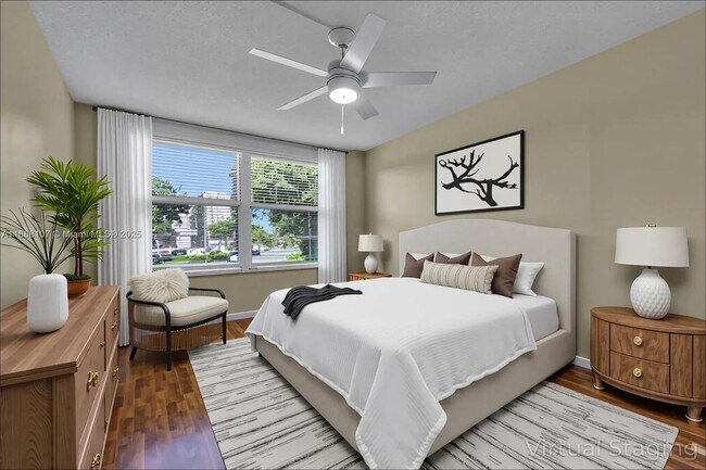 Building Photo - 1000 St Charles Pl