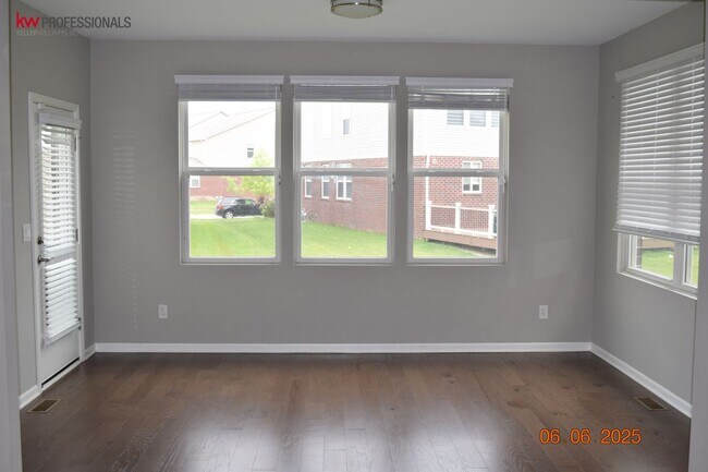 Building Photo - 49603 Shoreline Dr