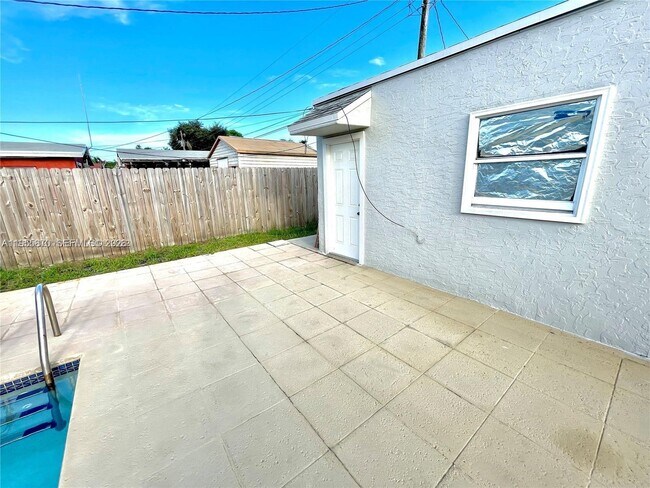 Building Photo - 7150 Coolidge St