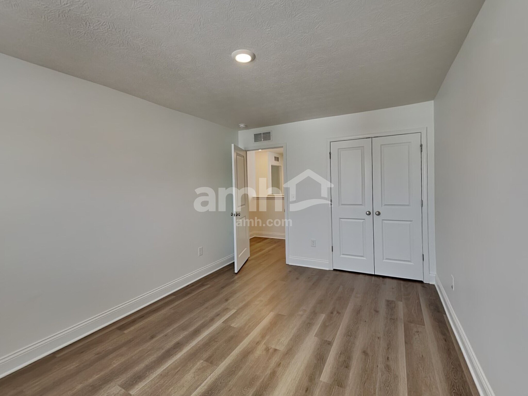 Building Photo - 9151 Henley Ave