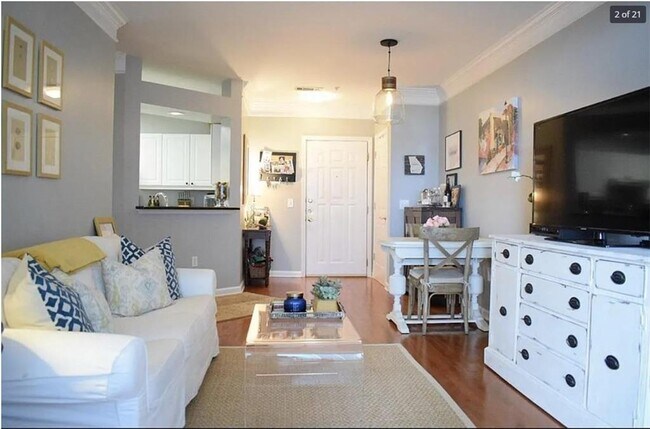 Building Photo - 3334 Peachtree Rd NE