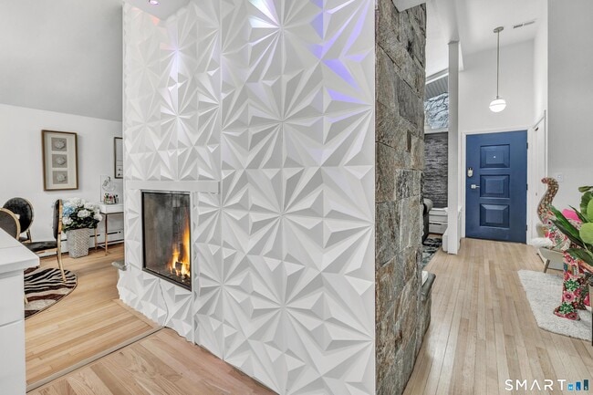 Building Photo - 110 Grenelle St