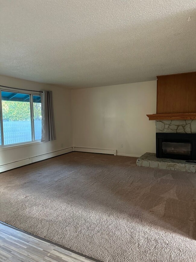 Building Photo - 8741 Flamingo Dr
