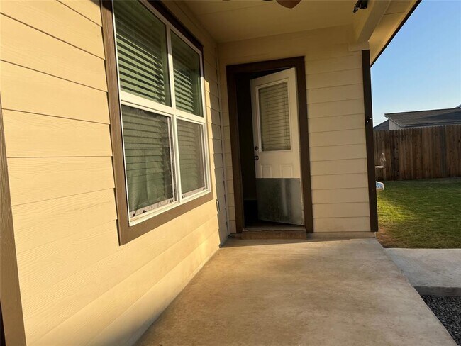 Building Photo - 104 Granville Ct