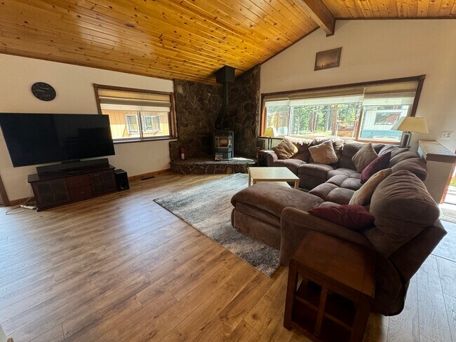 Building Photo - 1103 Sundown Trail