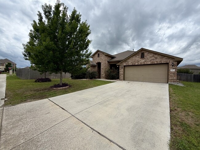Building Photo - 646 Ridge Lawn Dr