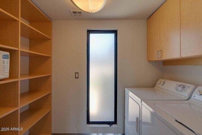 Building Photo - 3538 E Gold Dust Ave