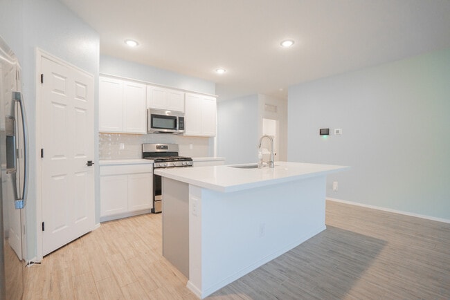 Building Photo - 46870 W Cansados Rd