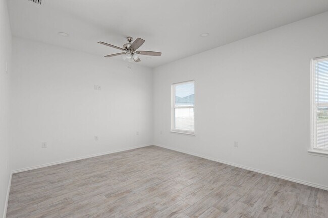 Building Photo - 2328 S. Valley Circle