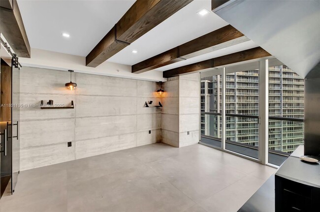 Building Photo - 495 Brickell Ave
