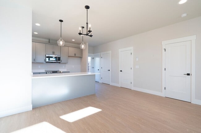Building Photo - Beautiful 3 bed, 1.5 Bath SE Portland Rental Home!