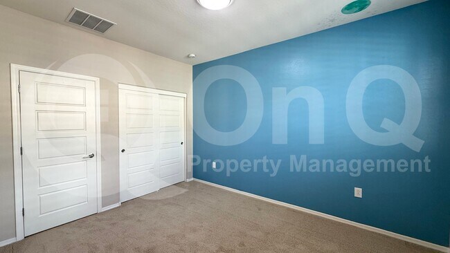 Building Photo - 2664 S Peppertree Dr