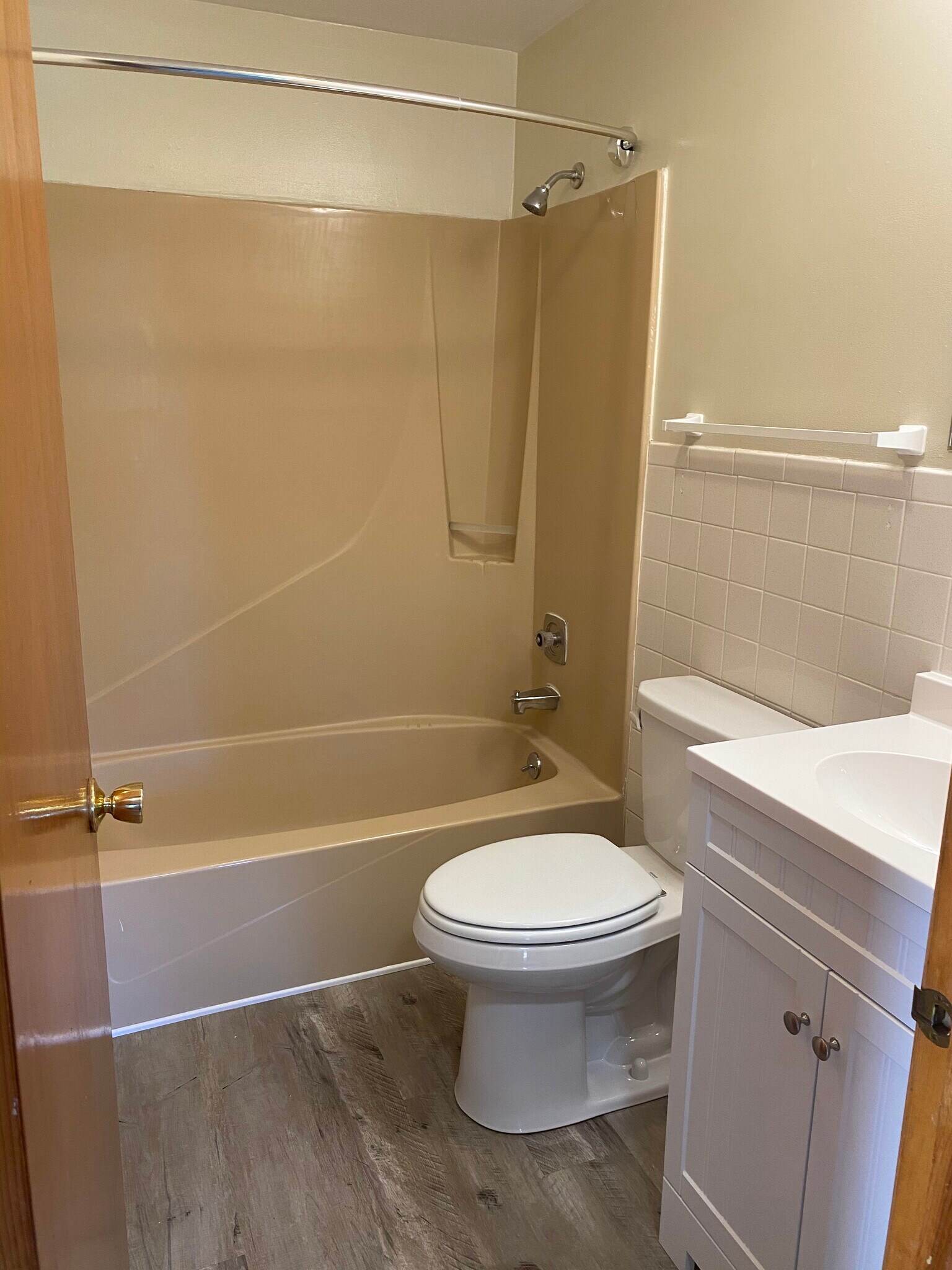 Building Photo - 5479 Strnad Dr