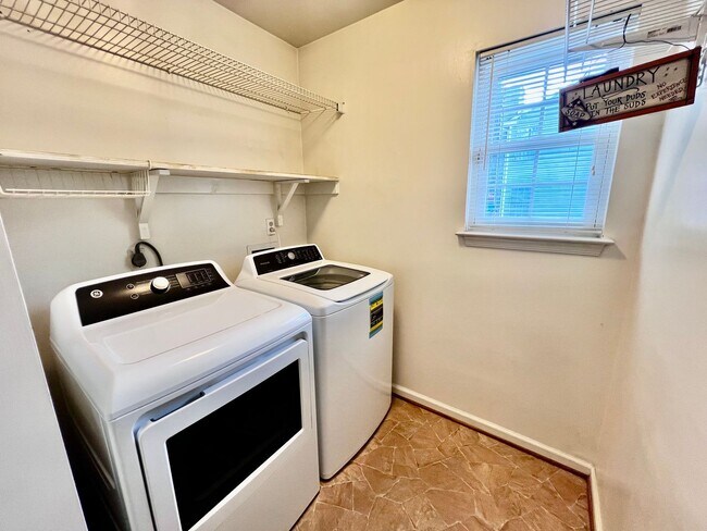 Building Photo - Open House 10AM-12PM Saturday the 13th! Move-In Special: Receive $1,300 off your first full month...