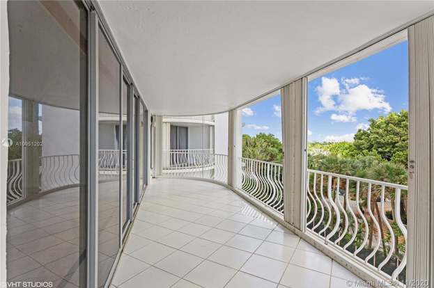 Building Photo - 10155 Collins Ave