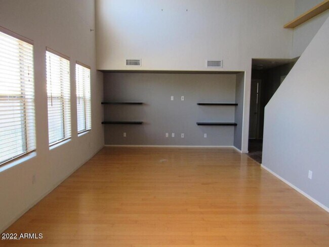 Building Photo - 1927 W Fruit Tree Ln