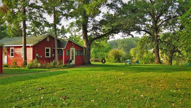 Building Photo - 35W497 Blackhawk Dr