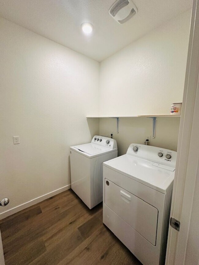 Building Photo - BRAND NEW HOME FOR RENT SHORT OR LONG TERM!