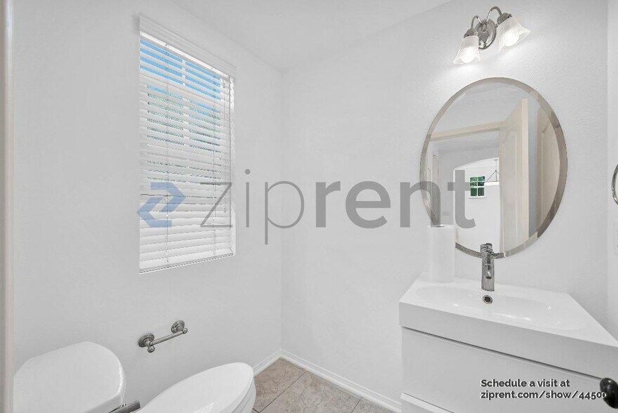 Building Photo - 25333 Los Arqueros Dr