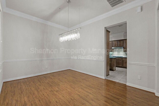 Building Photo - 2919 Royal Oaks Grove