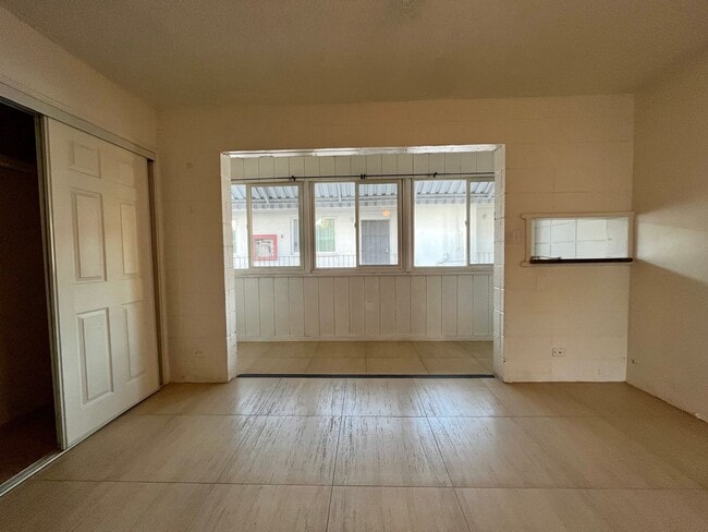 Building Photo - Waikiki: 1 Bed, 1 Bath/Studio for Rent