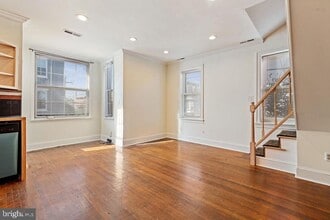 Building Photo - 2738 Poplar St