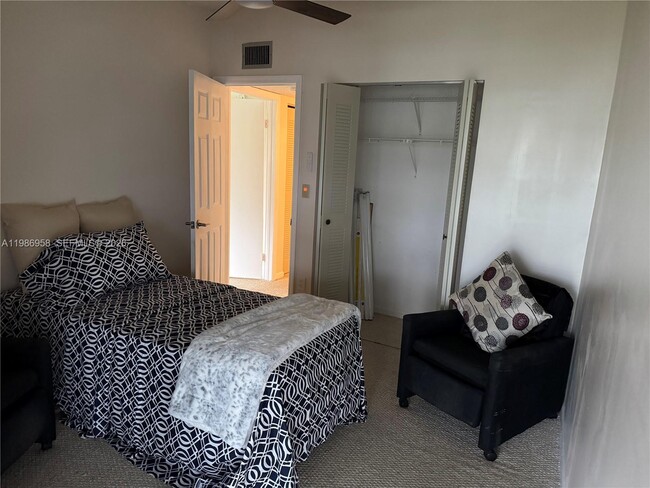 Building Photo - 10419 E Clairmont Cir