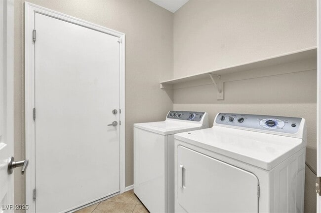 Building Photo - 2164 Hanston Ct